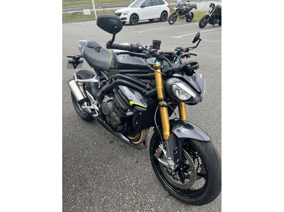 TRIUMPH SPEED TRIPLE 1200 RS
